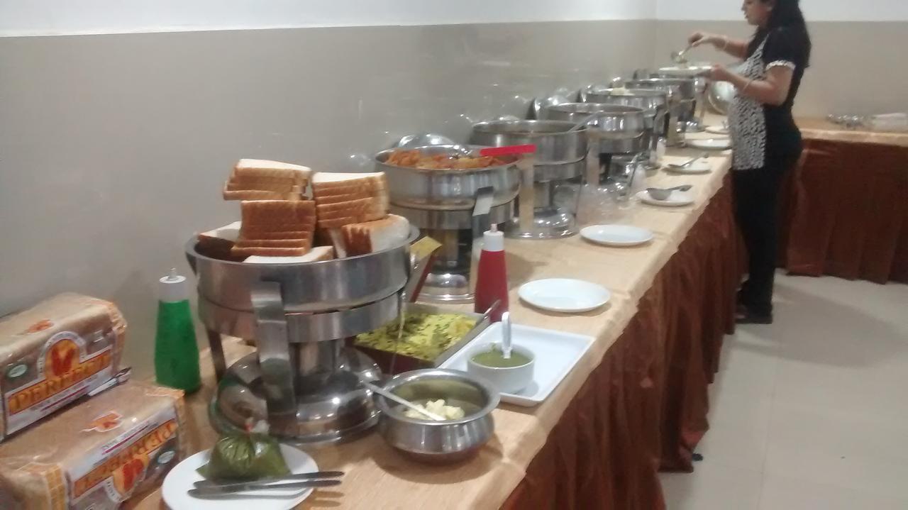 Hotel Delux Inn Agra  Kültér fotó